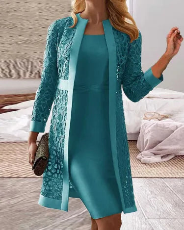 Schickes Damen Etuikleid aus Spitze mit Langarm-Cardigan. Perfektes Herbst- & Frühlingskleid für elegante Auftritte.