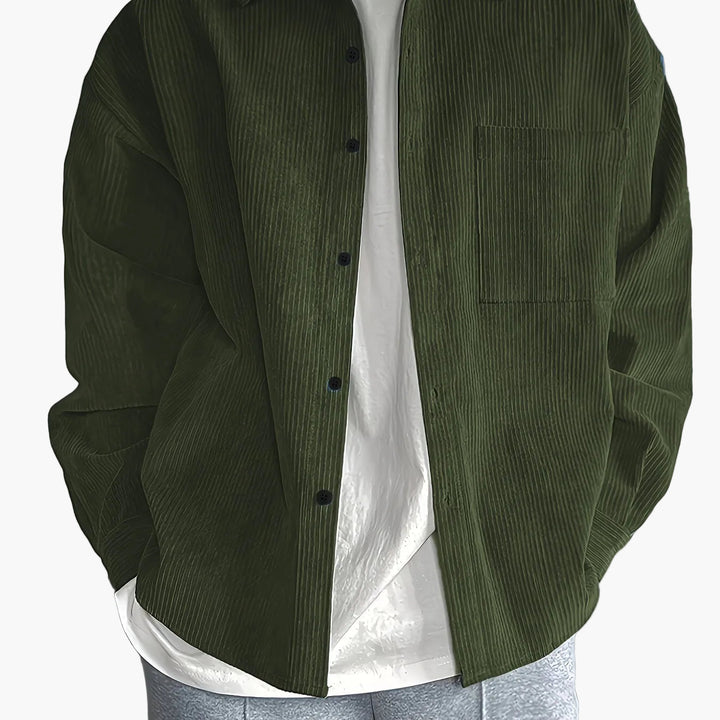 Modernes Oversized Hemd für Herren; Streetwear inspiriertes Freizeithemd für einen coolen Look.