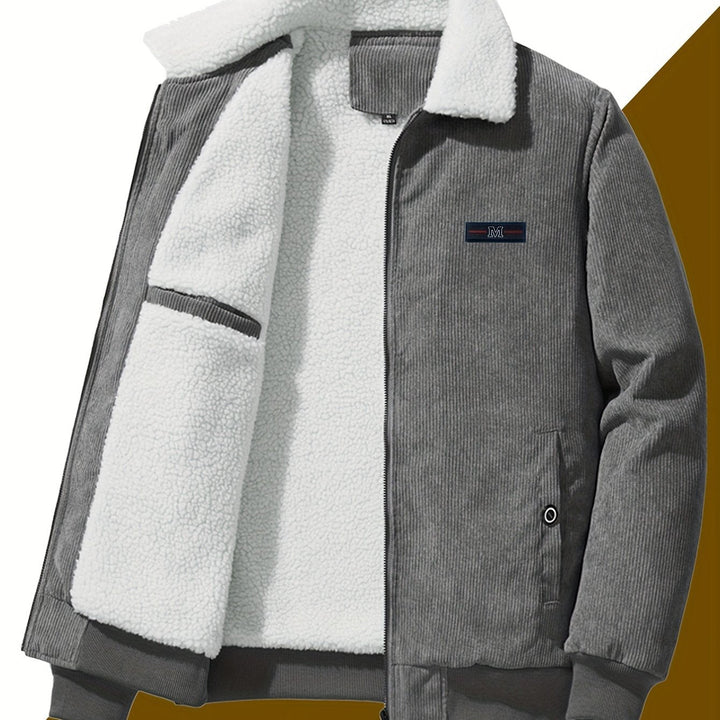 Komfortable Herren Winterjacke, gefüttert, mit Reißverschluss, Stehkragen & modernem Schnitt.