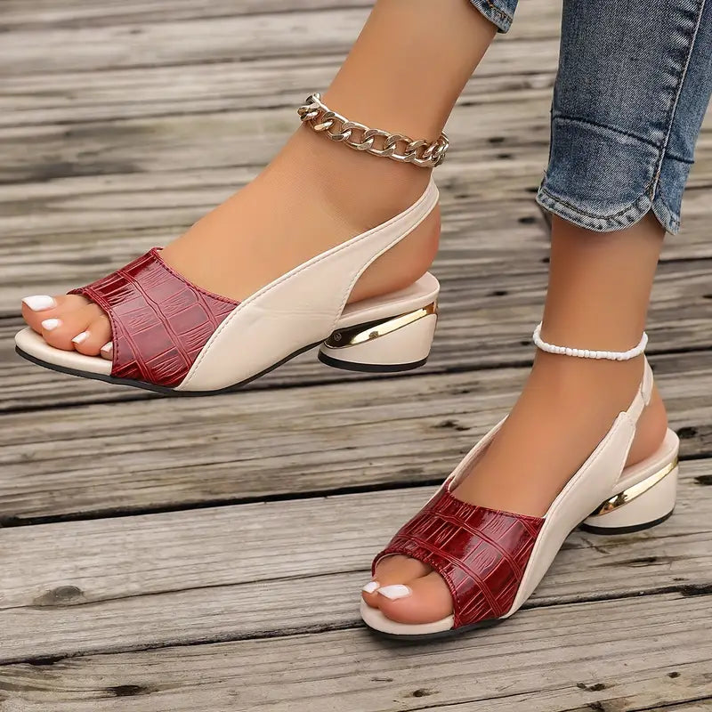 Modische Damensandalen mit stabilem Blockabsatz für optimalen Komfort. Perfekte elegante Sommerschuhe für Damen.
