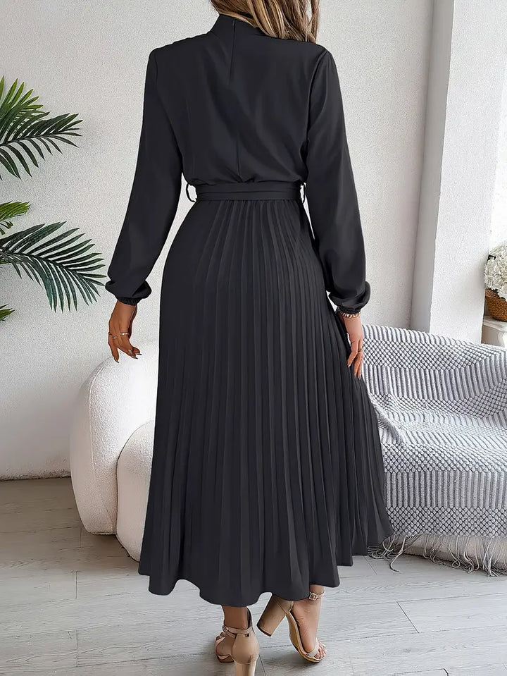 Modisches Damen Midikleid, plissiert, Stehkragen, Langarm. Ein elegantes Abendkleid für jede Party.