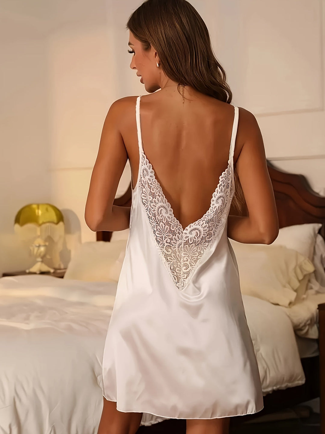 Stilvolles Damen Nachthemd aus Spitze, perfekt als elegante Nachtwäsche oder bequeme Loungewear.