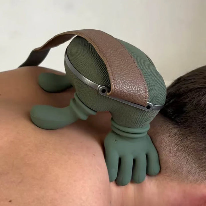 Tragbares Rücken- & Schultermassagegerät lindert Verspannungen im oberen Rückenbereich.