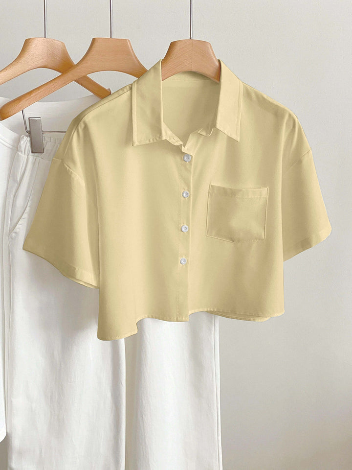 Stylische Damenbluse kurzarm, cropped Schnitt, vielseitiges Oberteil für Casual Mode.