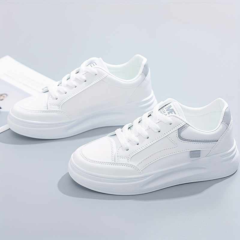 Elegante Damen Sneaker. Perfekte Kombination aus modischem Design und bequemem Tragegefühl. Ideal für Freizeit.