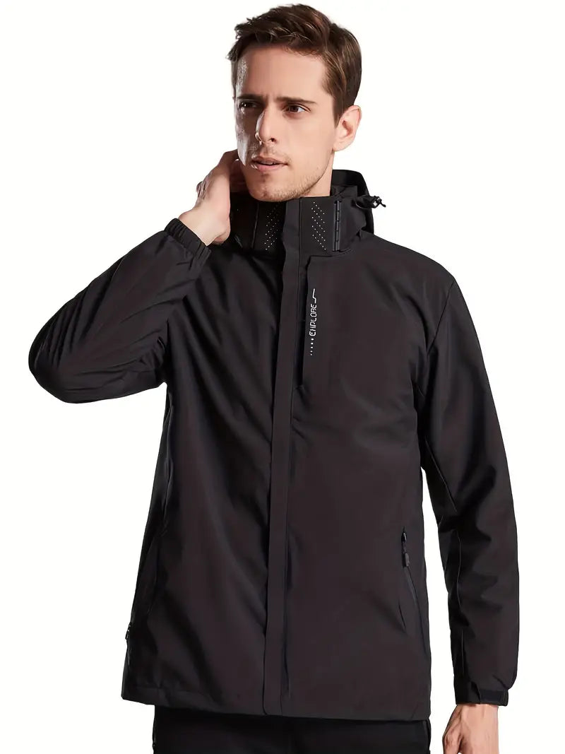 Praktische Herren Outdoorjacke Norberto, wasserdicht, mit Kapuze, schützt zuverlässig vor Regen.