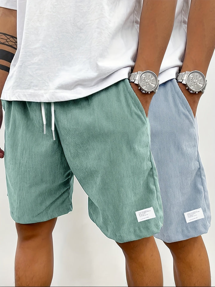 Schwarze Herren Cordshorts, vielseitige Bermudas für hohen Komfort; stylische Herrenmode.