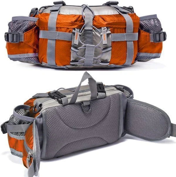 Person trägt ultraleichte wasserdichte Travon Gürteltasche beim Wandern im Freien.