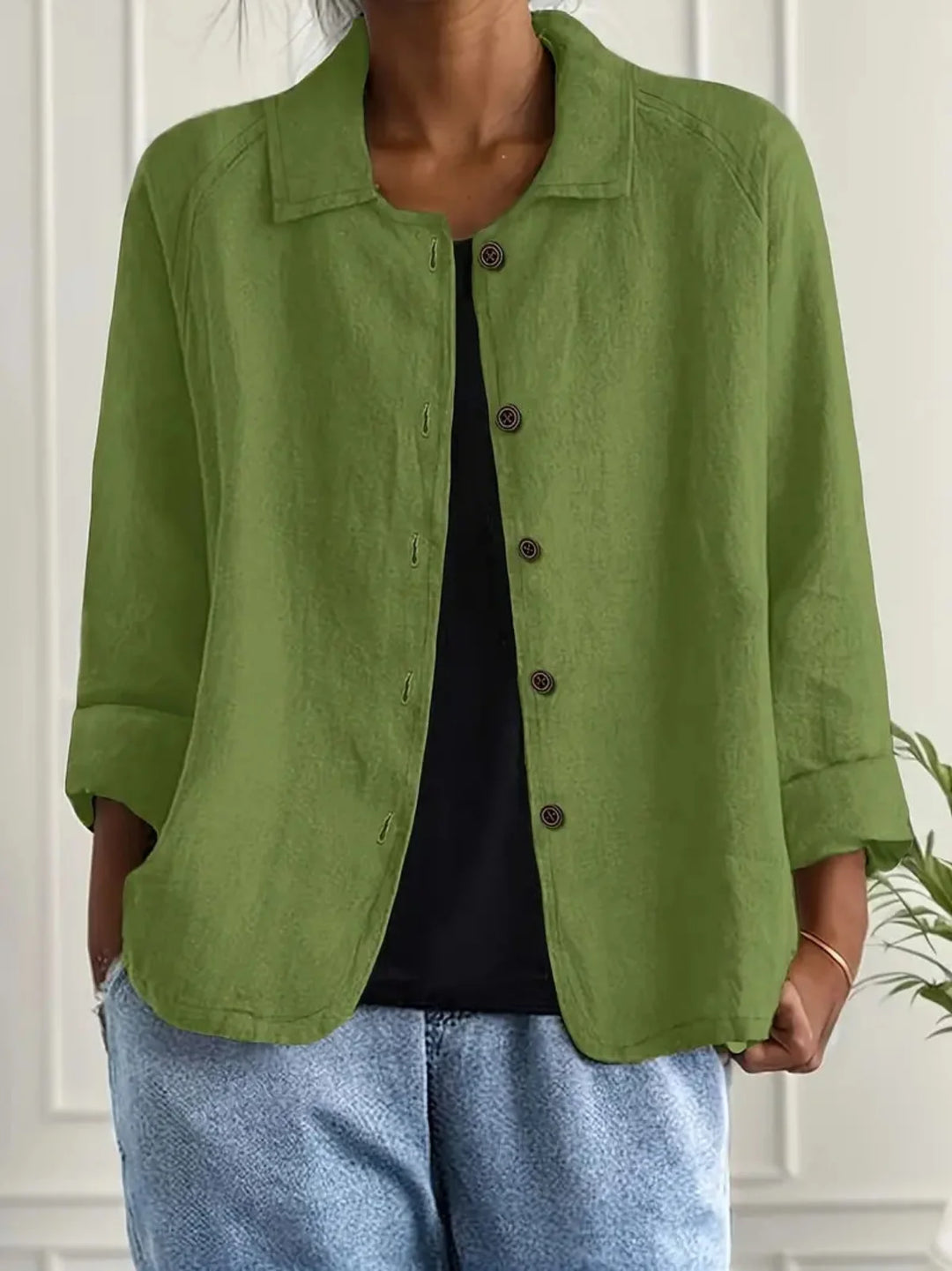 Stilvolle lockere Übergangsjacke für Damen, vielseitig für Freizeit und Alltagsmode, mit Knopfverschluss.