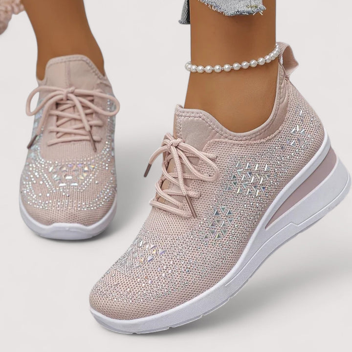Glitzer-Sneaker mit Schnürverschluss, leicht und atmungsaktiv für den Damenfuß.