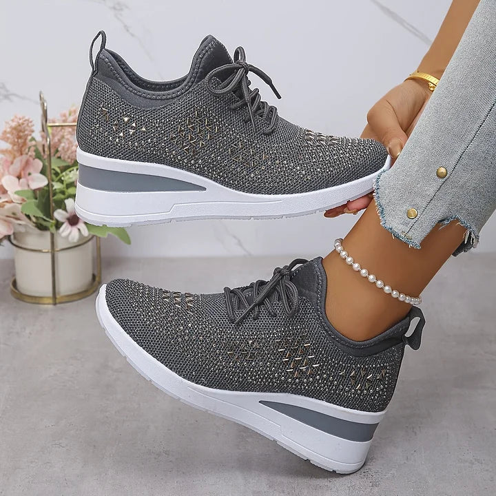 Freizeitschuhe für Damen, orthopädisch und bequem, mit Schnürung für perfekten Sitz und Support.