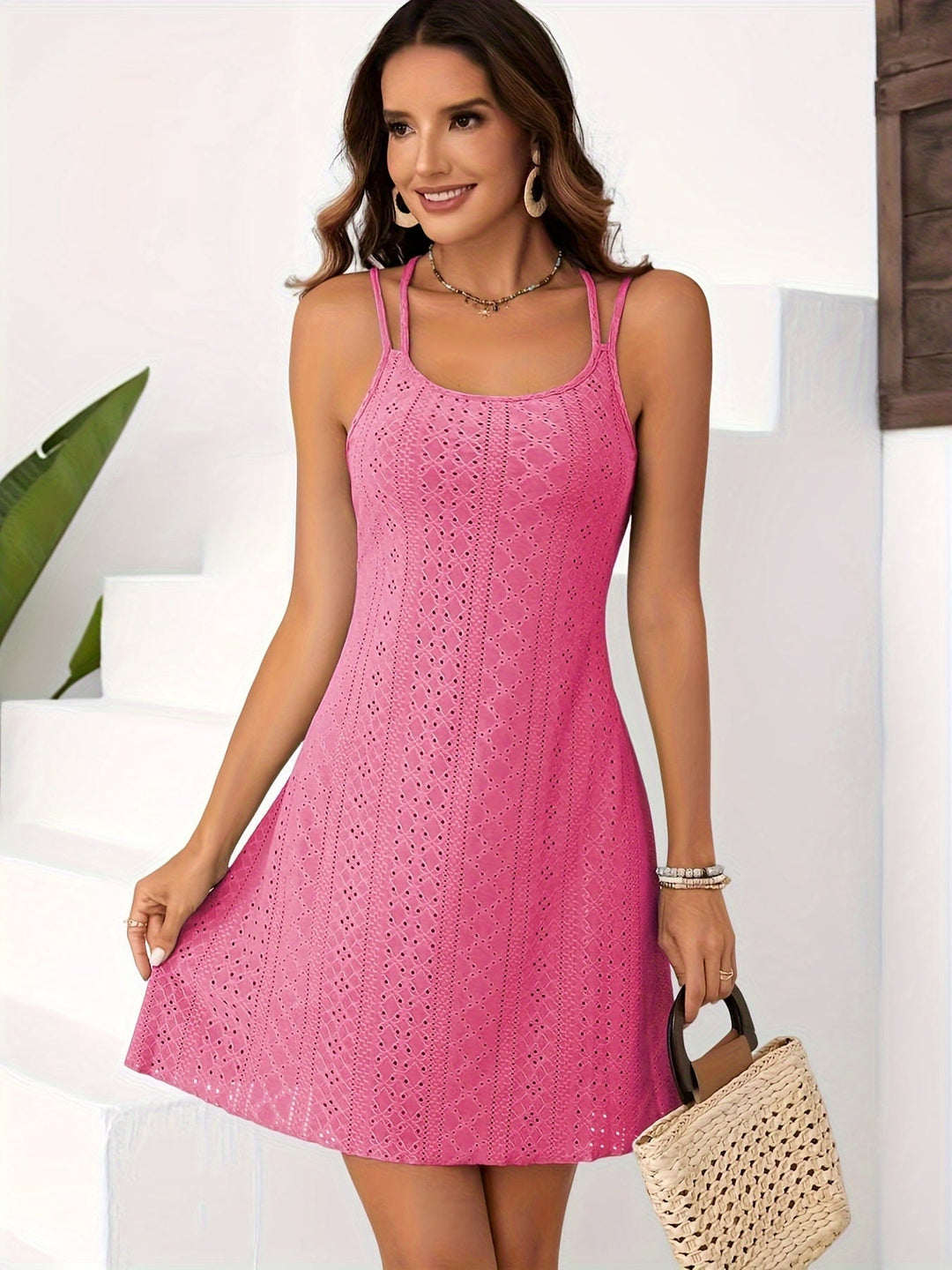 Schickes A-Linien Damenkleid mit doppelten Trägern, ideal als Sommerkleid für Freizeit & Büro.