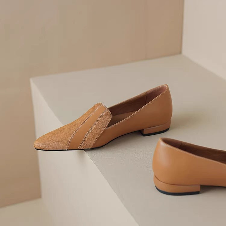 Elegante Damen-Slipper mit spitzer Zehe, stilvolle Schlupfschuhe für den Alltag und besondere Anlässe.