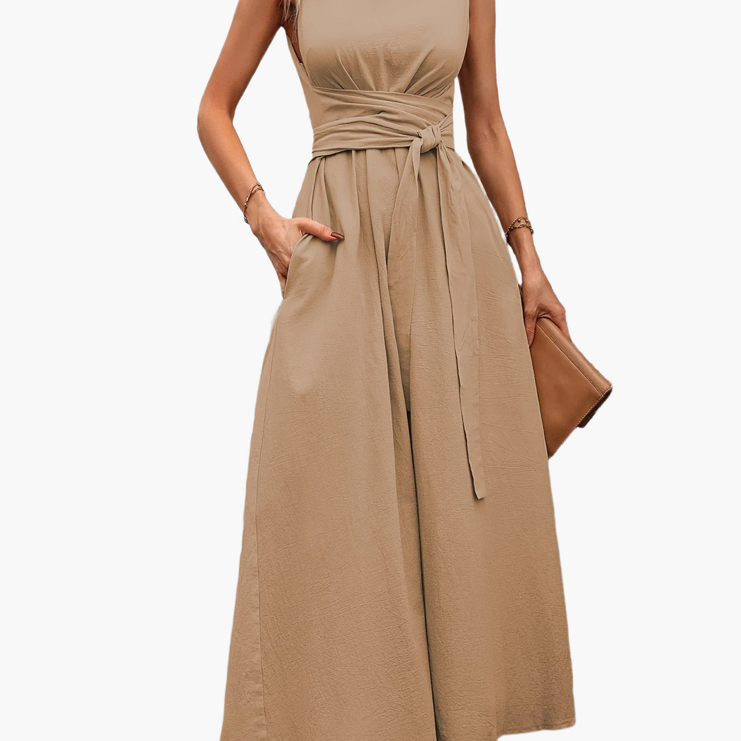 Modischer ärmelloser Damen Jumpsuit mit weitem Bein, ideal für Urlaub und entspannte Tage.
