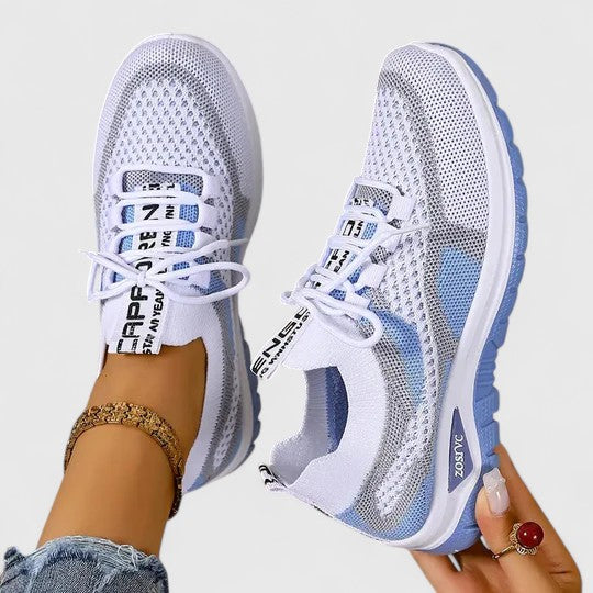 Nahaufnahme der atmungsaktiven Textur ergonomischer Damenschuhe für ganztägigen Komfort & gesunde Fußhaltung.