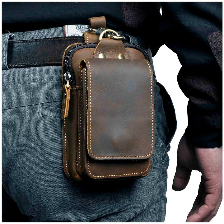 Dunkelbraune Echtleder Gürteltasche für Herren, stilvoll & funktional.