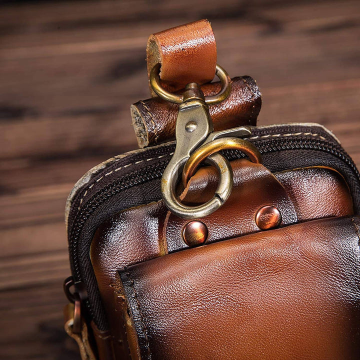 Modische Leder Gürteltasche für Herren, vielseitig einsetzbar im Alltag oder auf Reisen.