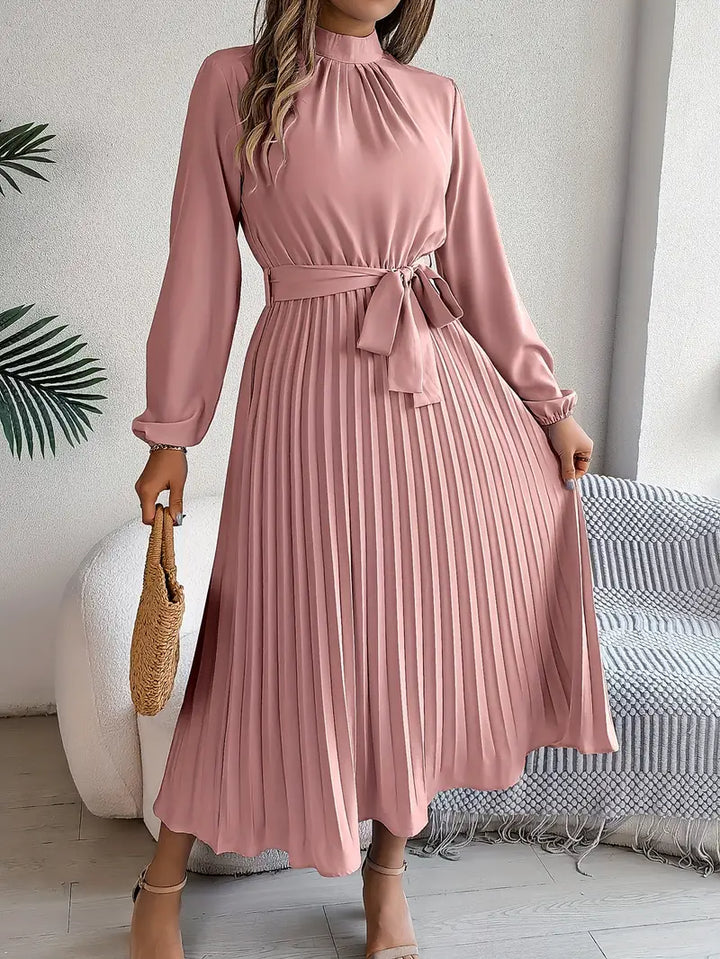 Damen Plissier-Midikleid in eleganter Ausführung, mit Stehkragen. Ideal für Abend & festliche Party.