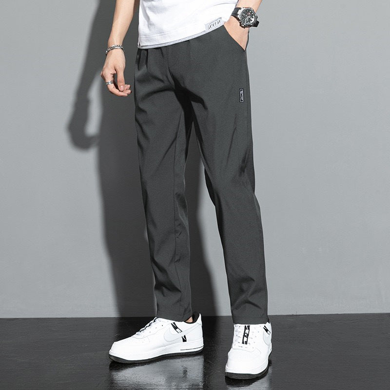 Robuste Herren Wanderhose, atmungsaktiv & strapazierfähig, ideal für jedes Outdoor-Abenteuer; schnelltrocknend & bequem.