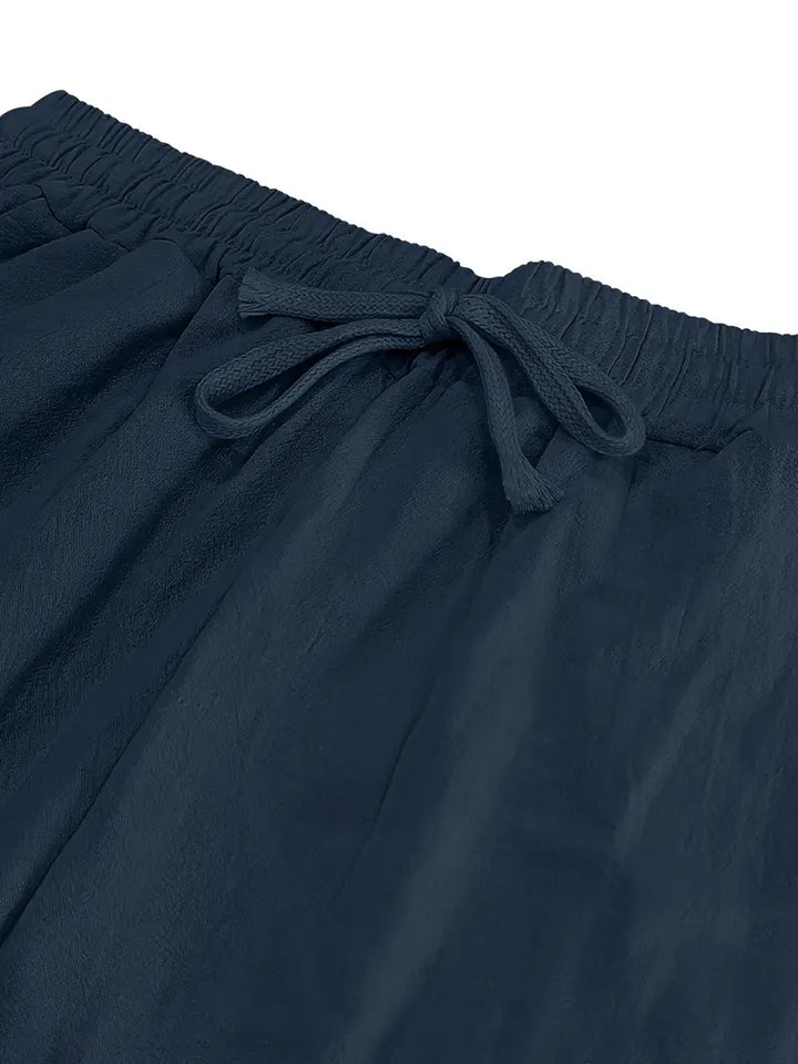 Khaki leichte Herren Freizeithose. Entspannt, atmungsaktiv, perfekte Sommerhose für jeden Tag.