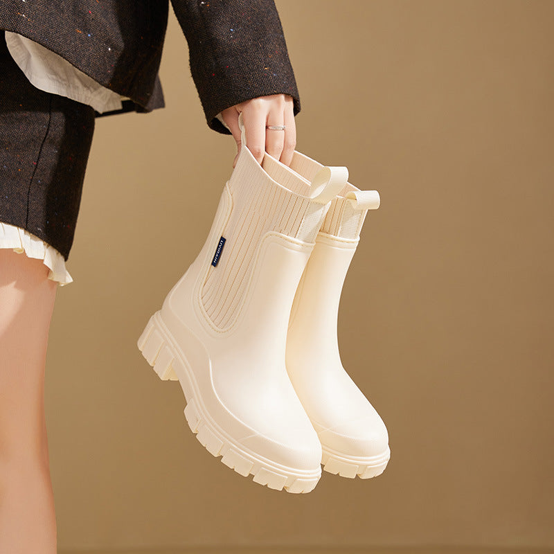 Komfortable, wasserdichte Damen Gummistiefeletten für Outdoor-Abenteuer & Alltagsnutzung bei Regen.