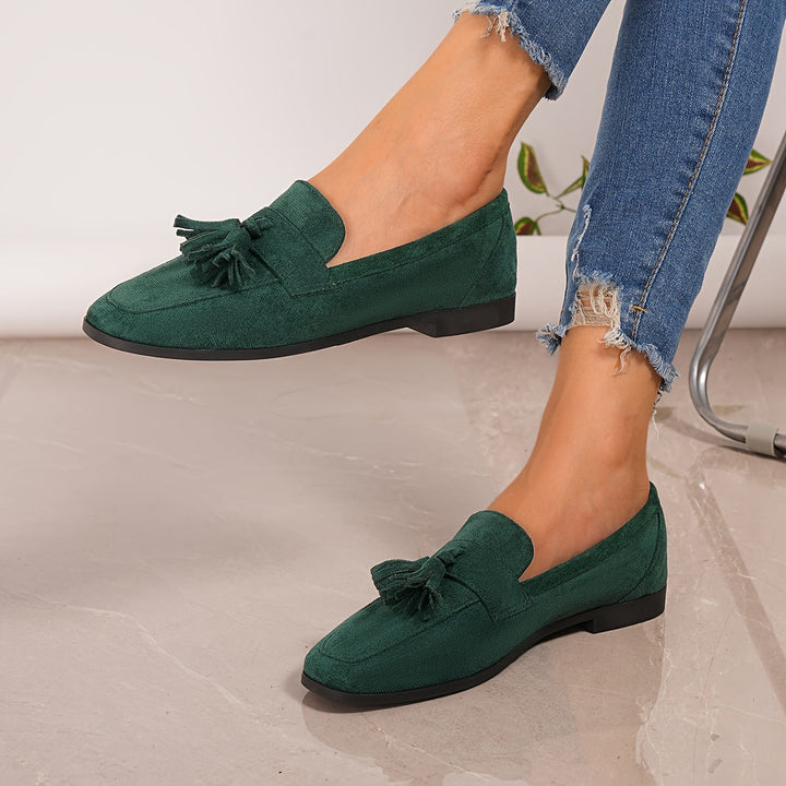 Marineblaue Unisex Schuhe, Ansicht von oben, zeigen die Schnürung und den guten Sitz.