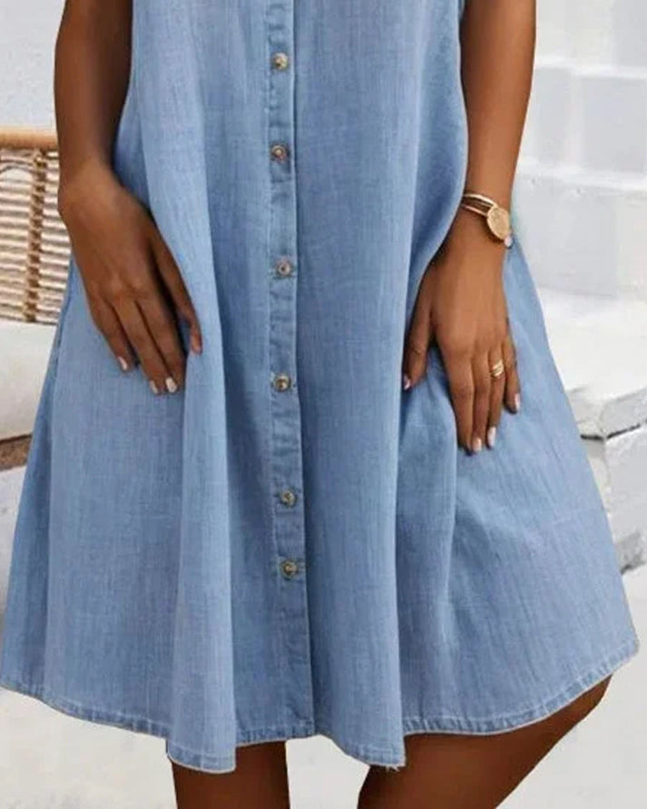 Damen A-Linien-Kleid, kurzärmelig und mit Knopfleiste. Ideal als vielseitiges Sommer-Freizeitkleid.