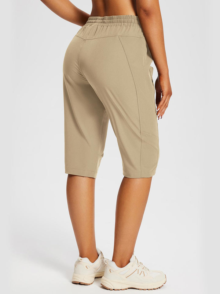 Aktive Damen Outdoor-Capris, mit Reißverschlusstaschen für sichere Aufbewahrung.