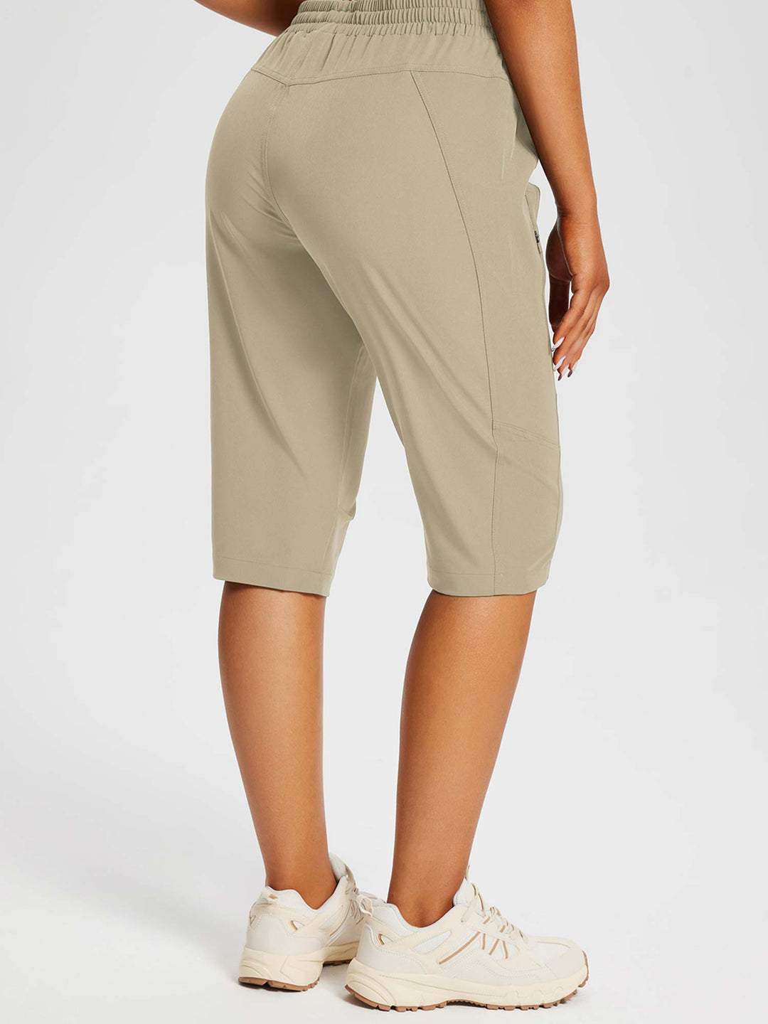 Bequeme Damen Outdoor-Capris für Frühling und Sommer, mit Reißverschlusstaschen.