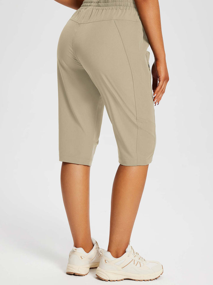 Bequeme Damen Outdoor-Capris für Frühling und Sommer, mit Reißverschlusstaschen.