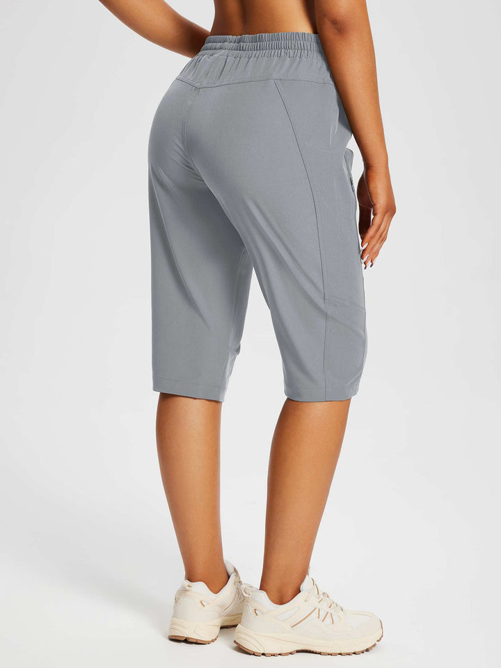 Stylische Damen Sport-Capris, atmungsaktiv & schnelltrocknend, perfekt für Reisen.