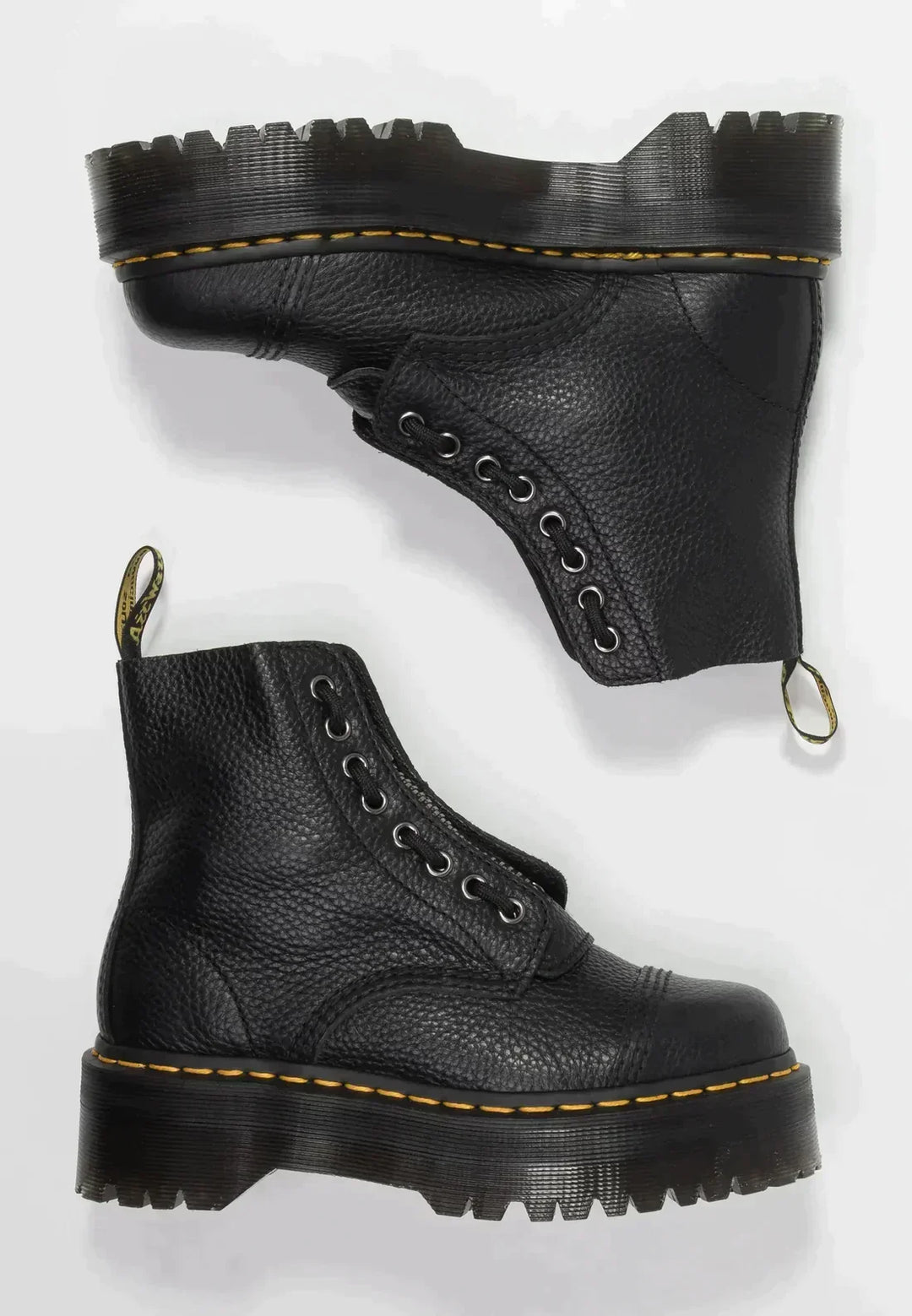 Robuste Damen Plateau-Stiefelette in Schwarz mit komfortablem Chunky-Absatz und stylischem Doppelreißverschluss.