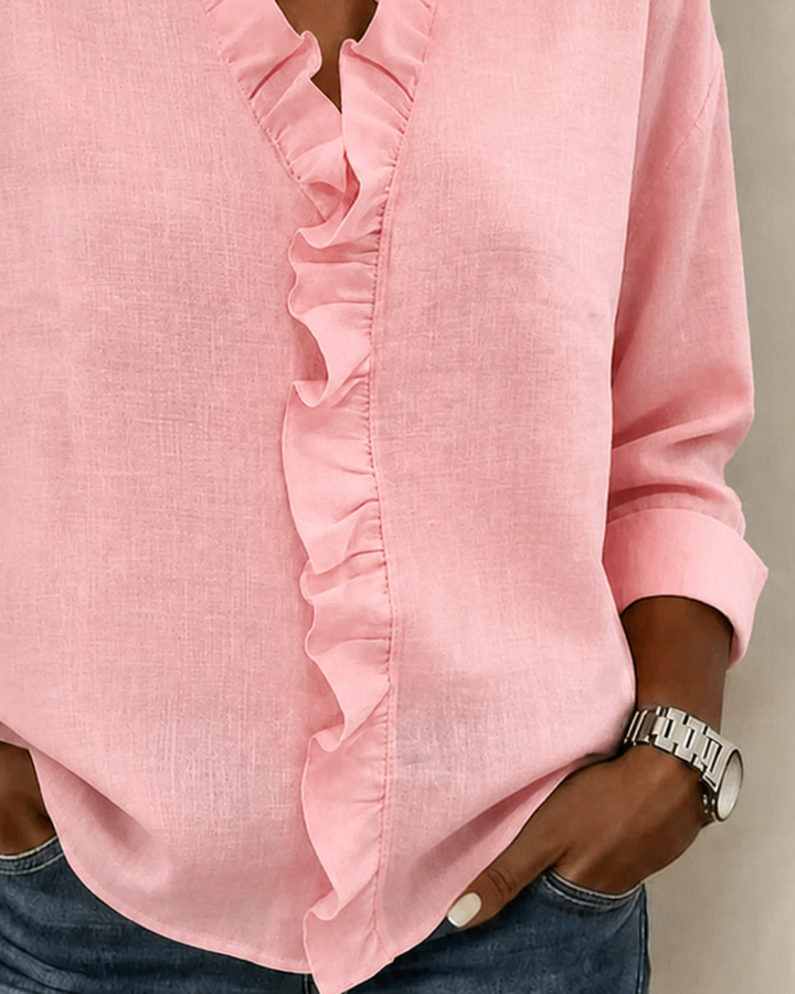 Stilvolle Dreiviertelarm-Bluse für Damen mit elegantem V-Ausschnitt. Perfekt für Büro & sommerliche Anlässe.