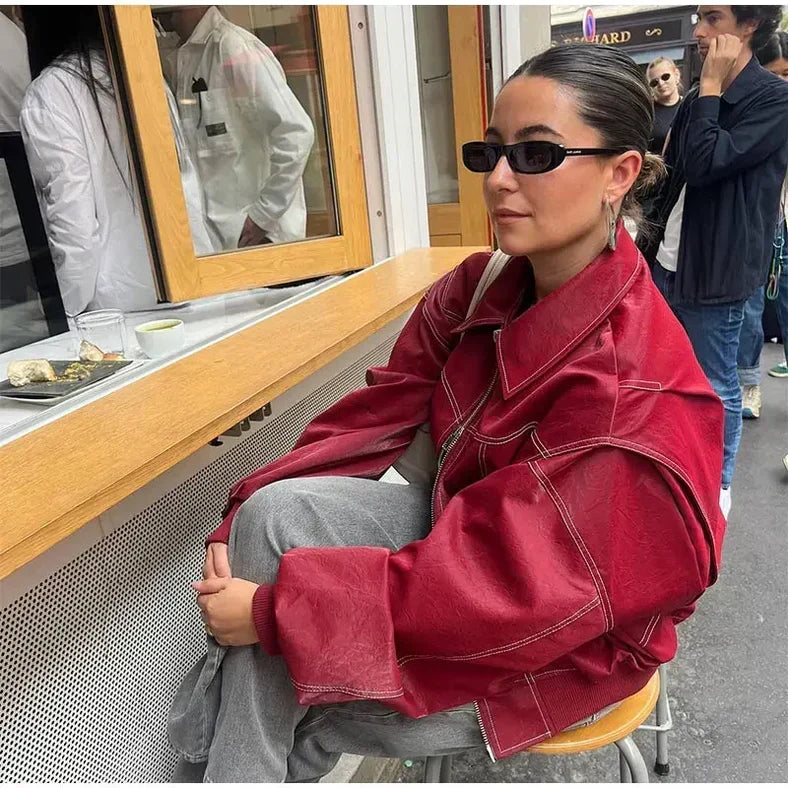 Vielseitige weinrote Damen Oversize Bomberjacke, elegant oder lässig, perfekte Herbst-Winter-Übergangsjacke.