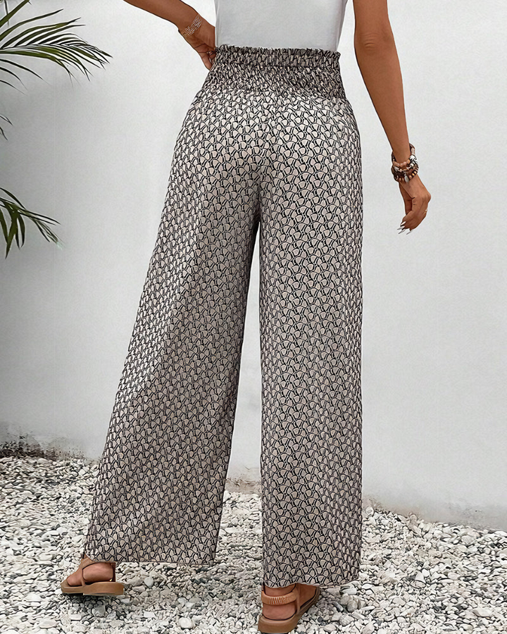 Modische Damenhose mit weitem Bein, bietet stilvollen Komfort. Perfekt als Freizeithose oder elegante Business-Hose.