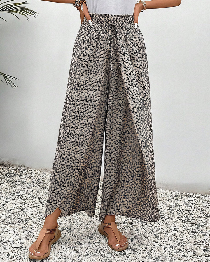 Stilvolle, komfortable weite Hose für Damen. Eine elegante Damenhose, vielseitig für Frühling & Herbst kombinierbar.