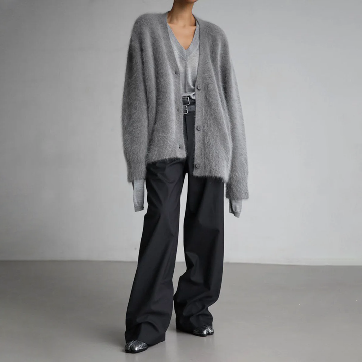 Zeitloser Damen Strickpullover, Oversized Cardigan für Komfort und Eleganz. Ideal als Ganzjahresmode.