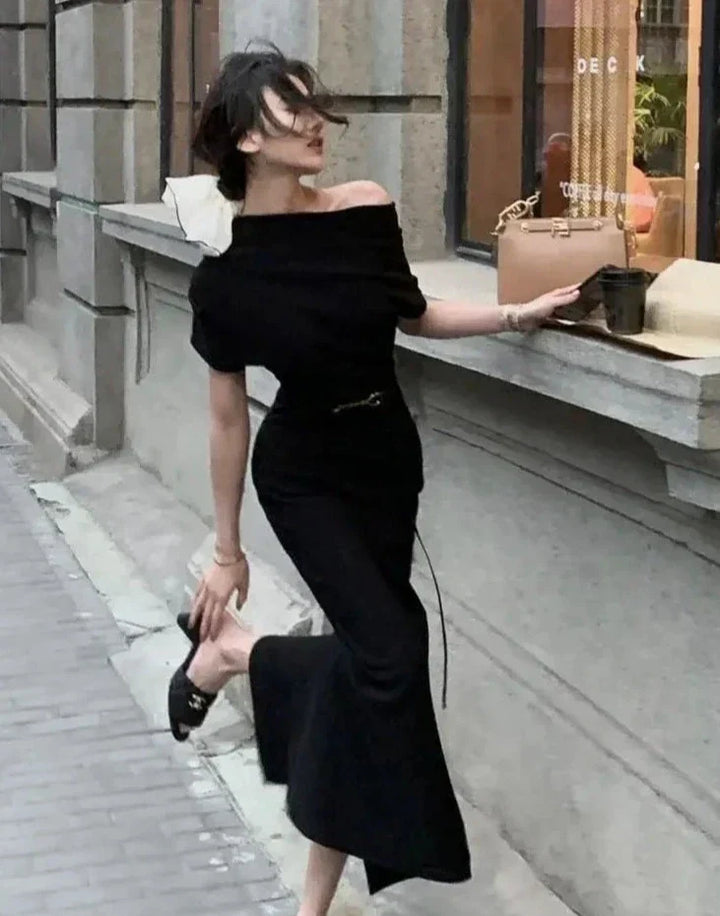 Elegantes Off-Shoulder Maxikleid "Valentina", figurbetont und bodenlang, ideal für Gala-Abende.