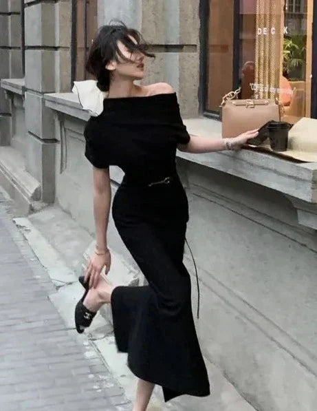 Figurbetontes Damen Off-Shoulder Kleid "Valentina", ideal als Abend- oder elegantes Sommerkleid.
