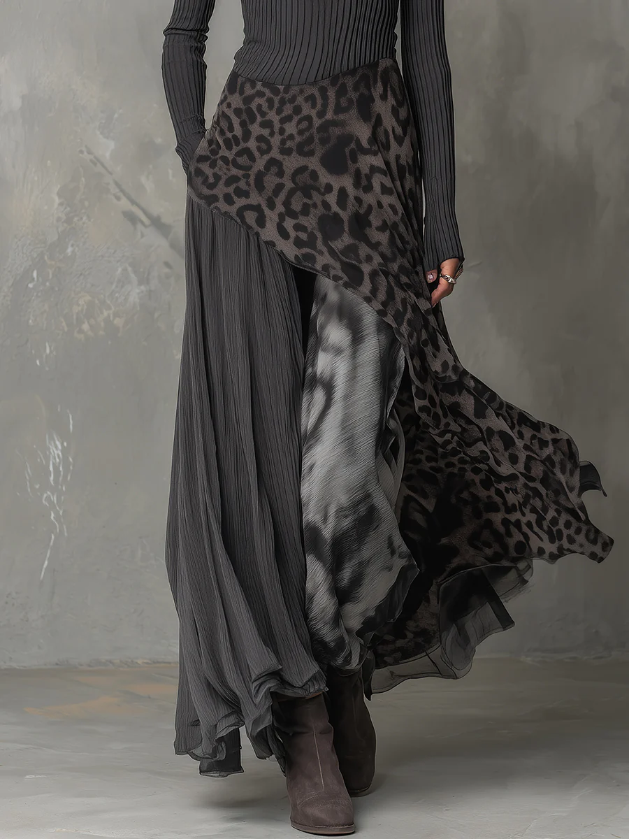 Schickes Herbst Maxikleid für Damen, im eleganten Boho-Stil. Musterkleid mit langen Ärmeln, ideal für moderne Looks.