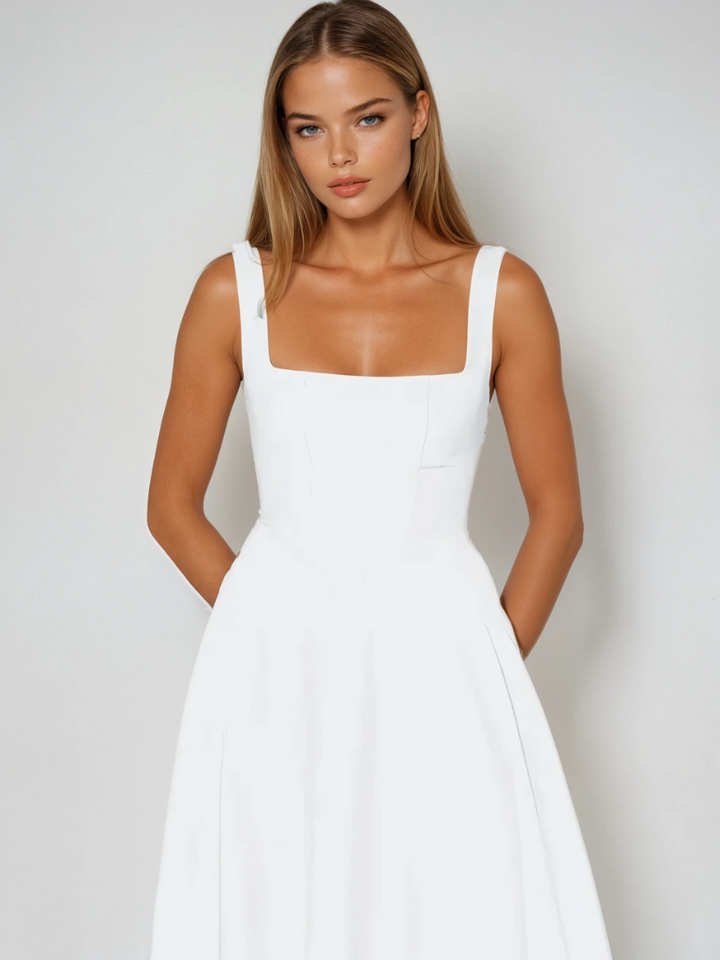 Rotes modisches Damen Abendkleid, Midilänge, quadratischer Ausschnitt, breite Träger. Stilvoll für Herbst.