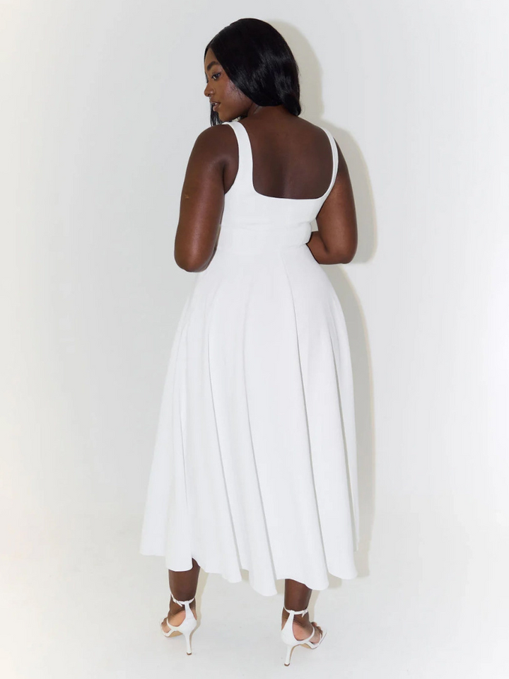 Schwarzes elegantes Damen Abendkleid, Midilänge, breite Träger, quadratischer Ausschnitt. Für festliche Anlässe.