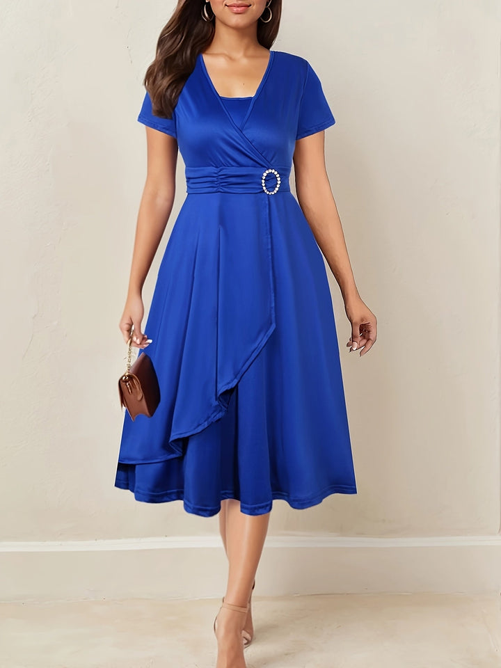 Stilvolles Damen Maxikleid als Hochzeitsgastkleid. Elegantes Abendkleid für glamouröse Anlässe.