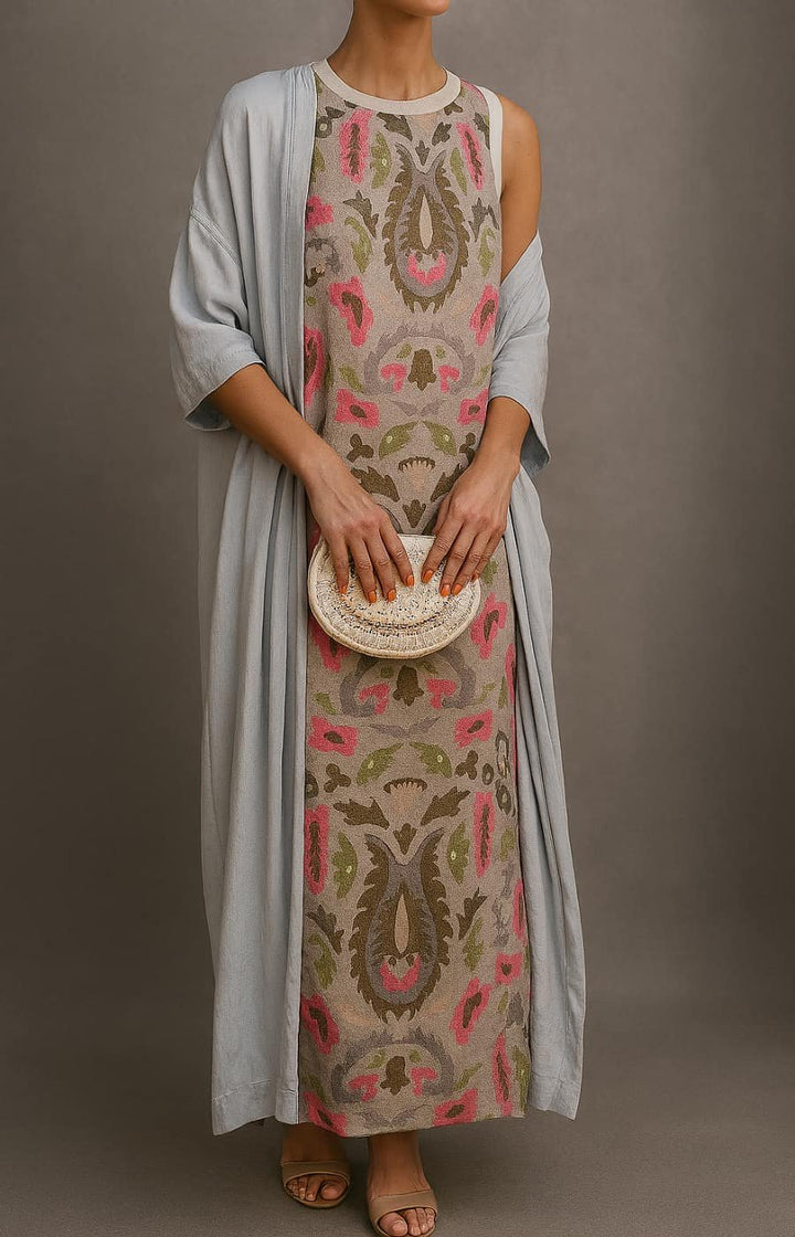 Damen Maxikleid mit Blumenmuster & passendem Mantel für besondere Anlässe. Festliches Outfit in eleganter Damenmode.