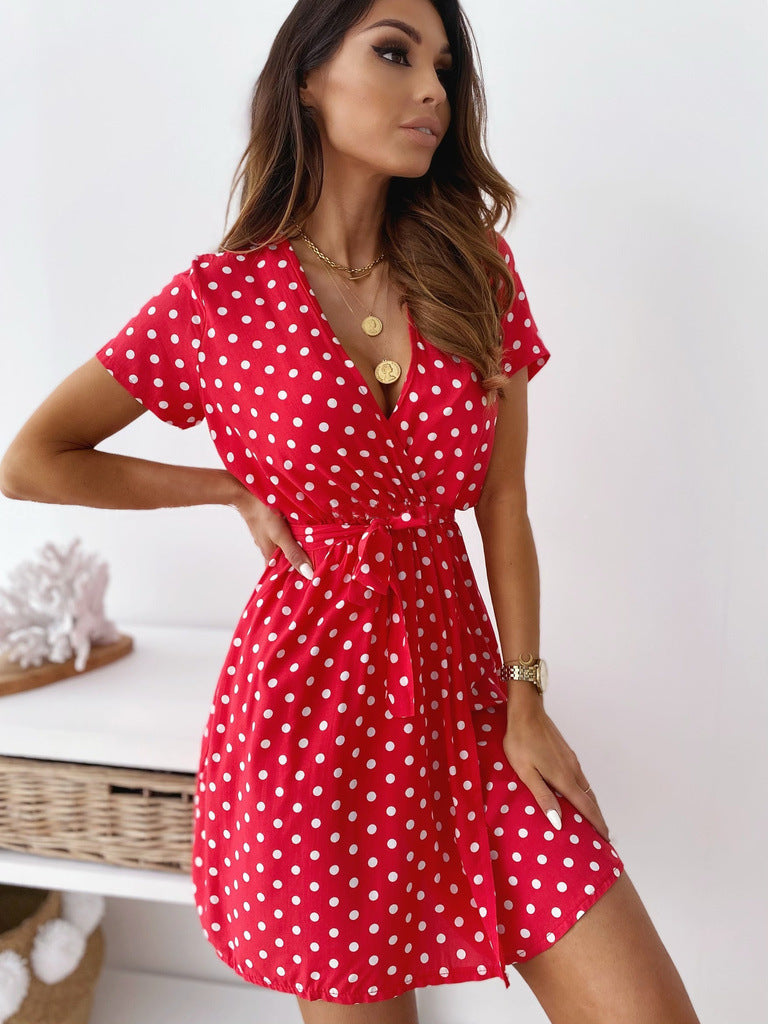 Damen Wickelkleid mit Pünktchenmuster; elegantes kurzärmeliges Minikleid, Polka-Dot Freizeitkleid, schmeichelhaft & stilvoll.