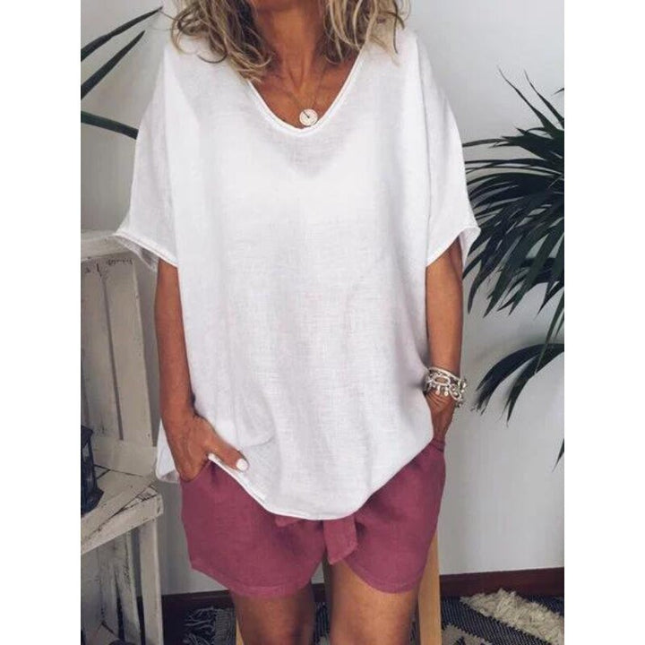 Einfarbiges Damen Oversized T-Shirt aus Leinen. Luftig & lässig. Ideal als Basic Kurzarm-Shirt für Sommer.