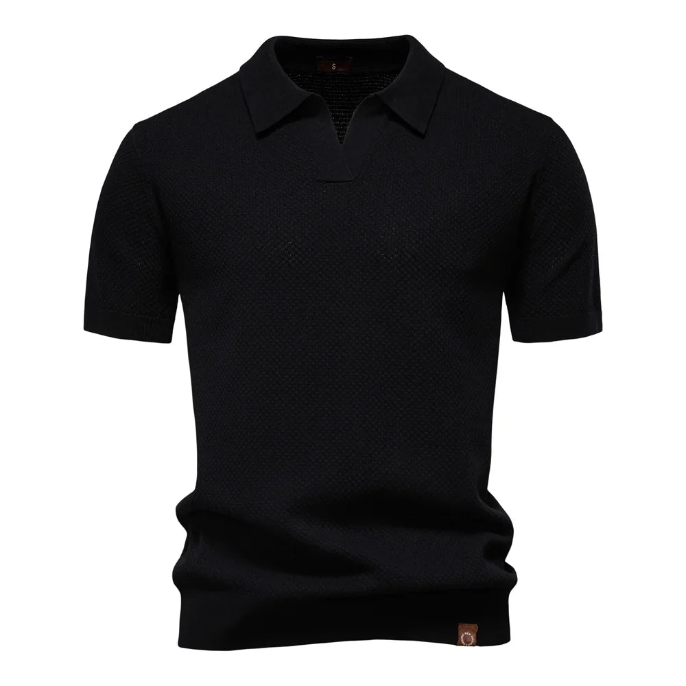 Komfortables und stilvolles Herren Poloshirt Elio. Strukturiertes Kurzarm-Oberteil für Frühling und Sommer. Elegant.