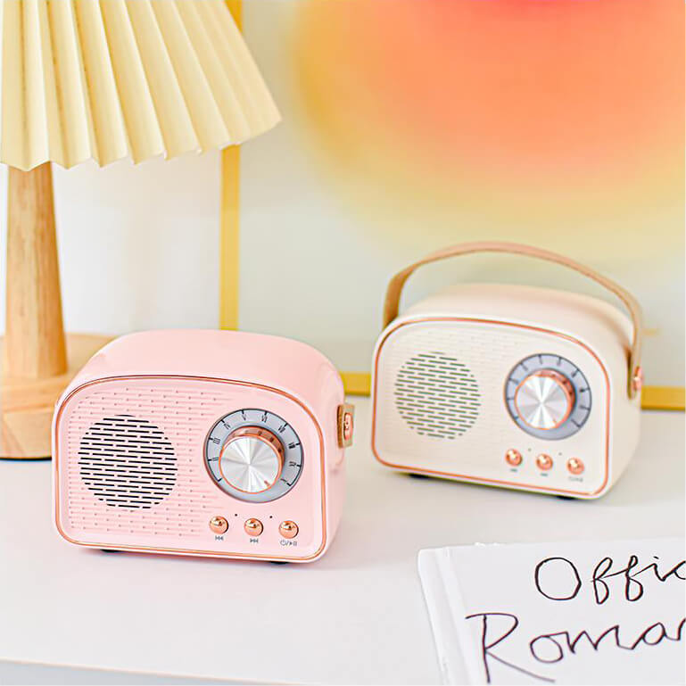 Stilvoller Retro Lautsprecher mit Bluetooth und UKW-Radio, perfekte Deko und Audio-Gerät für Ihr Zuhause.