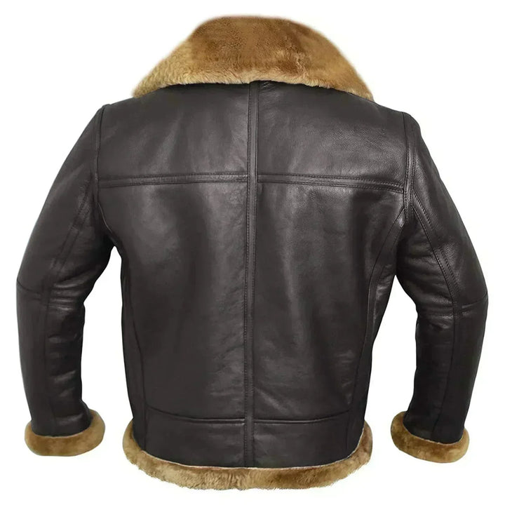 Mann trägt elegante Winterjacke Herren. Isoliert, warm & strukturierte Passform. Ideal für kalte Tage.