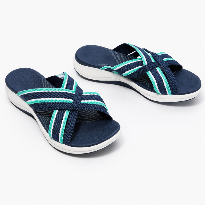 Elegante schwarze FOAMCLOUD Freizeitsandalen für Damen, bieten Komfort und Stil für jeden Schritt im Sommer.